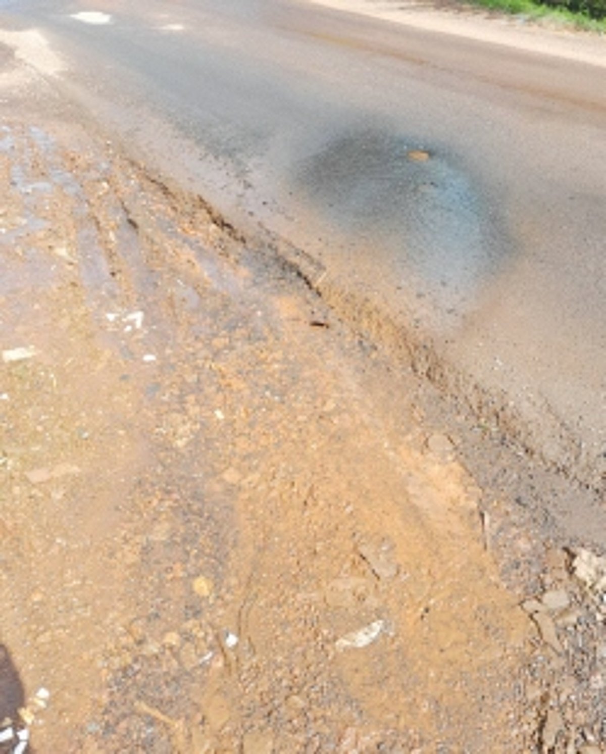 Criminal waste of water: Leaky pipe in Raia left unattended for two weeks