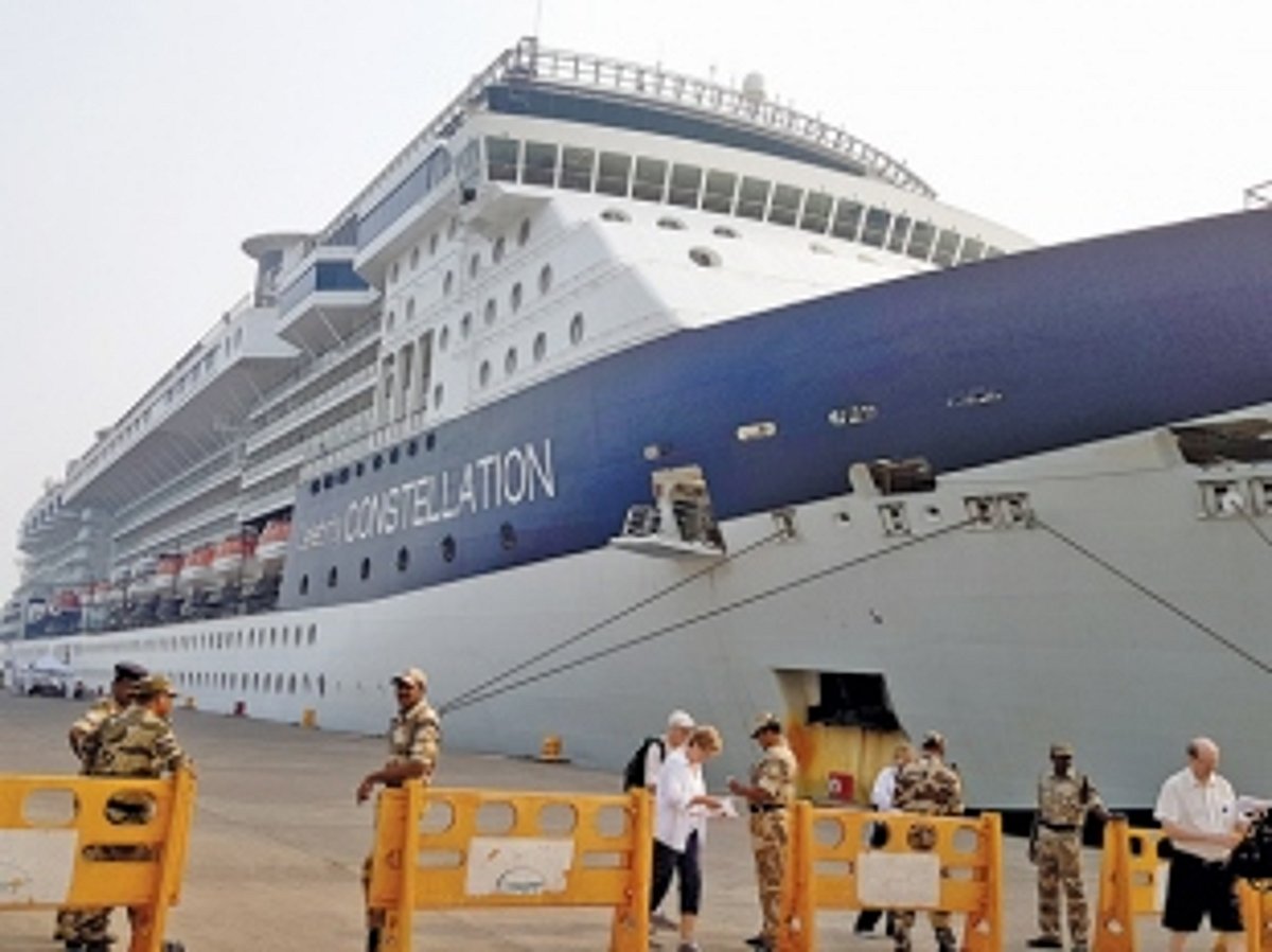 Cruise liner arrives with 2037 foreign tourists