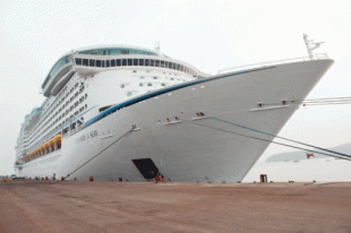Cruise ship makes  port call in Goa