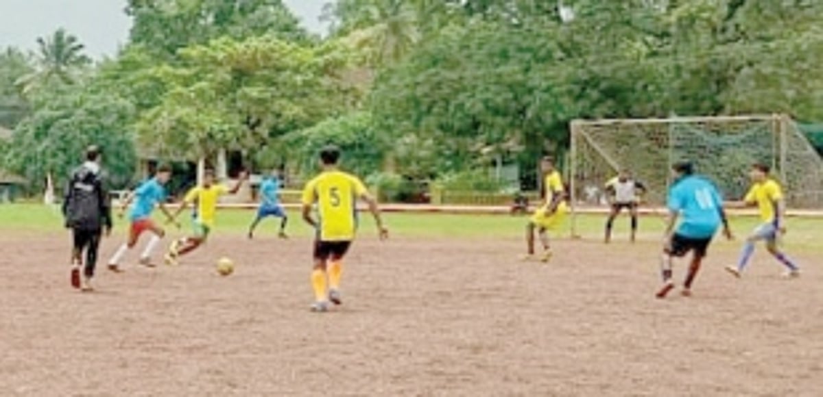 Cumborda SC outplay Bhatti SC