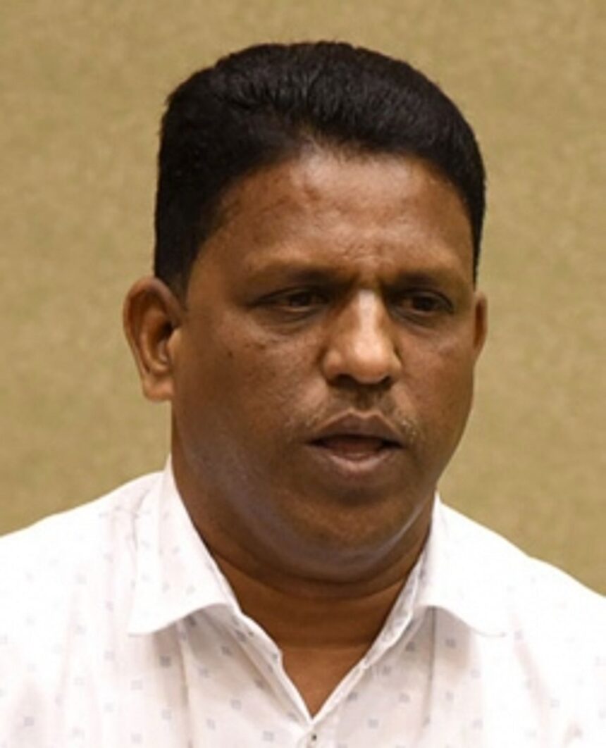 Cuncolim MLA files  Rs 5 cr defamation  case against singer