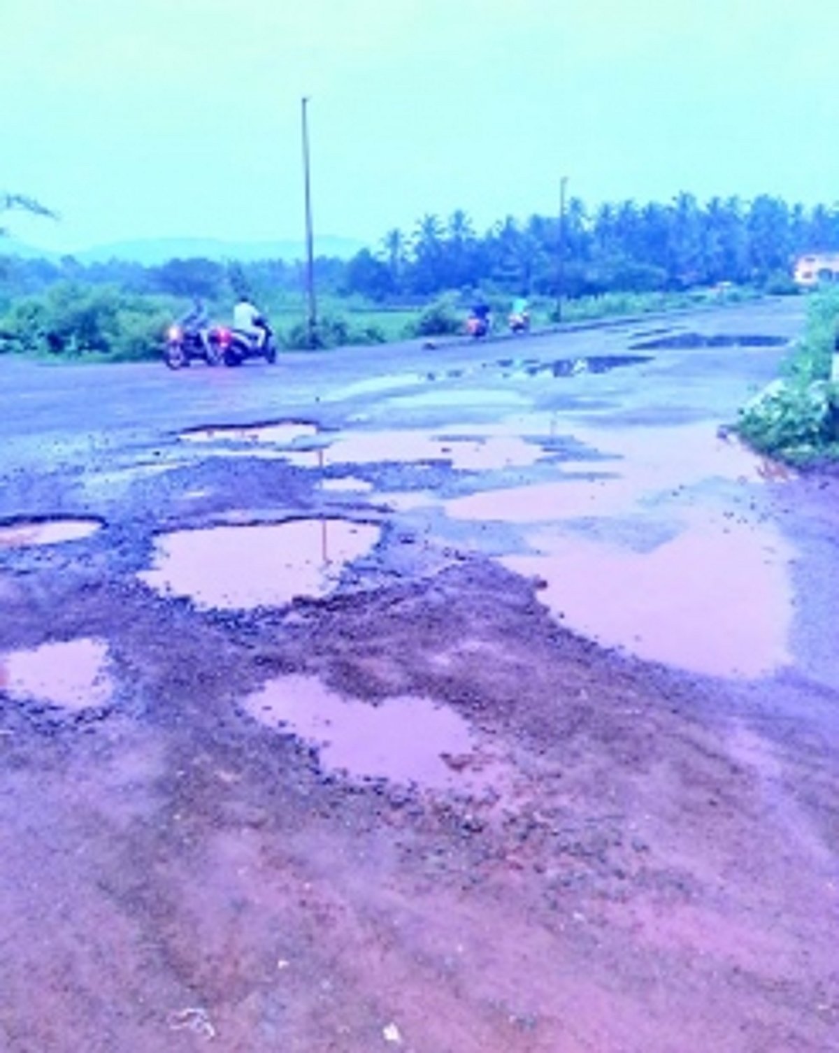 Cuncolim bus stand in pathetic state