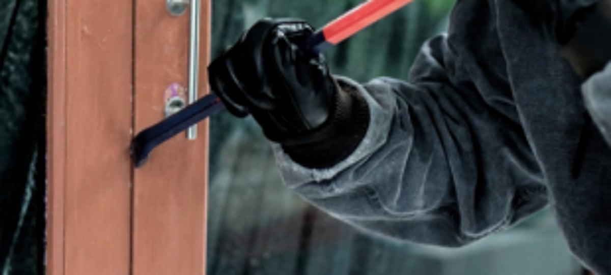 Cuncolim flat  burgled