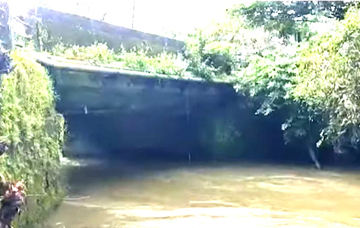 Cuncolim locals fear collapse
of culvert at Uskiniband