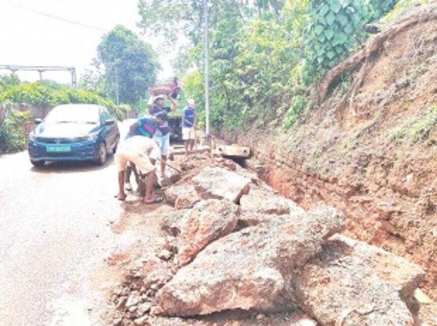 Curchorem civic body clears muck, concrete drain cover slabs after O Heraldo report