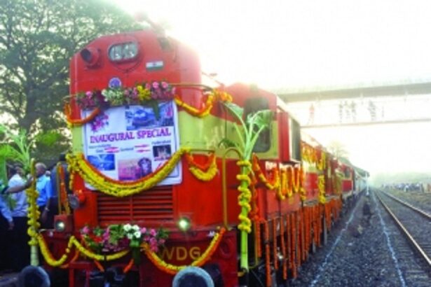 Curchorem locals welcome Vasco-Tirupati train launching