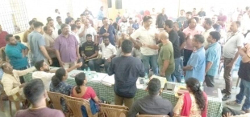 Curti-Khandepar gram sabha turns stormy over garbage disposal, crematorium row 1 Curti-Khandepar gram sabha turns stormy over garbage disposal, crematorium row
