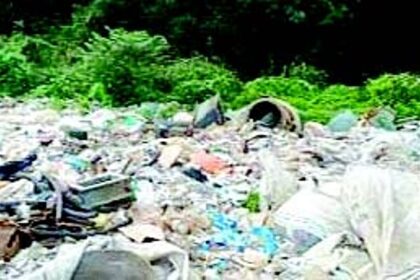 Curti locals urge GSPCB, p’yat to clear garbage dumped at truck parking site