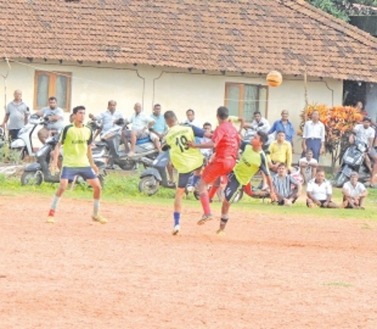 Curtorim Gymkhana storm into final