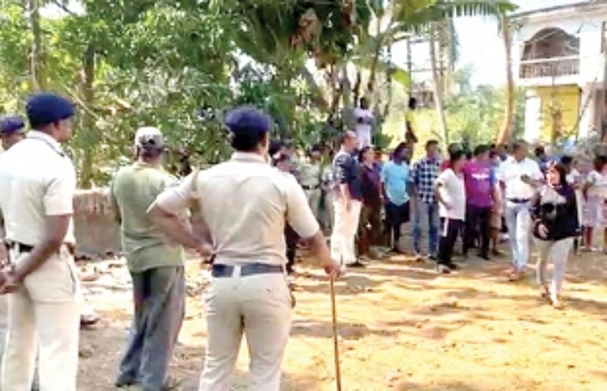Curtorim villagers stop work to erect cellphone tower for fifth time