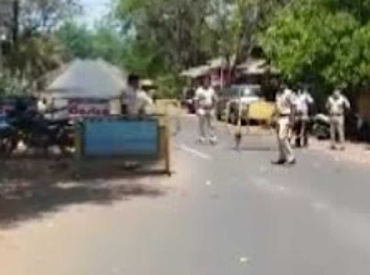 Customs vehicle sent back from border