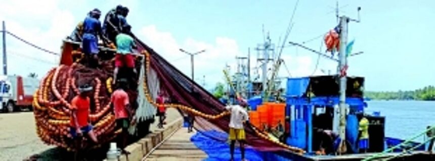 Cutbona fishers end season on dejected note as govt fails to fulfil promise of toilets, breakwater facility 1 Cutbona fishers end season on dejected note as govt fails to fulfil promise of toilets, breakwater facility