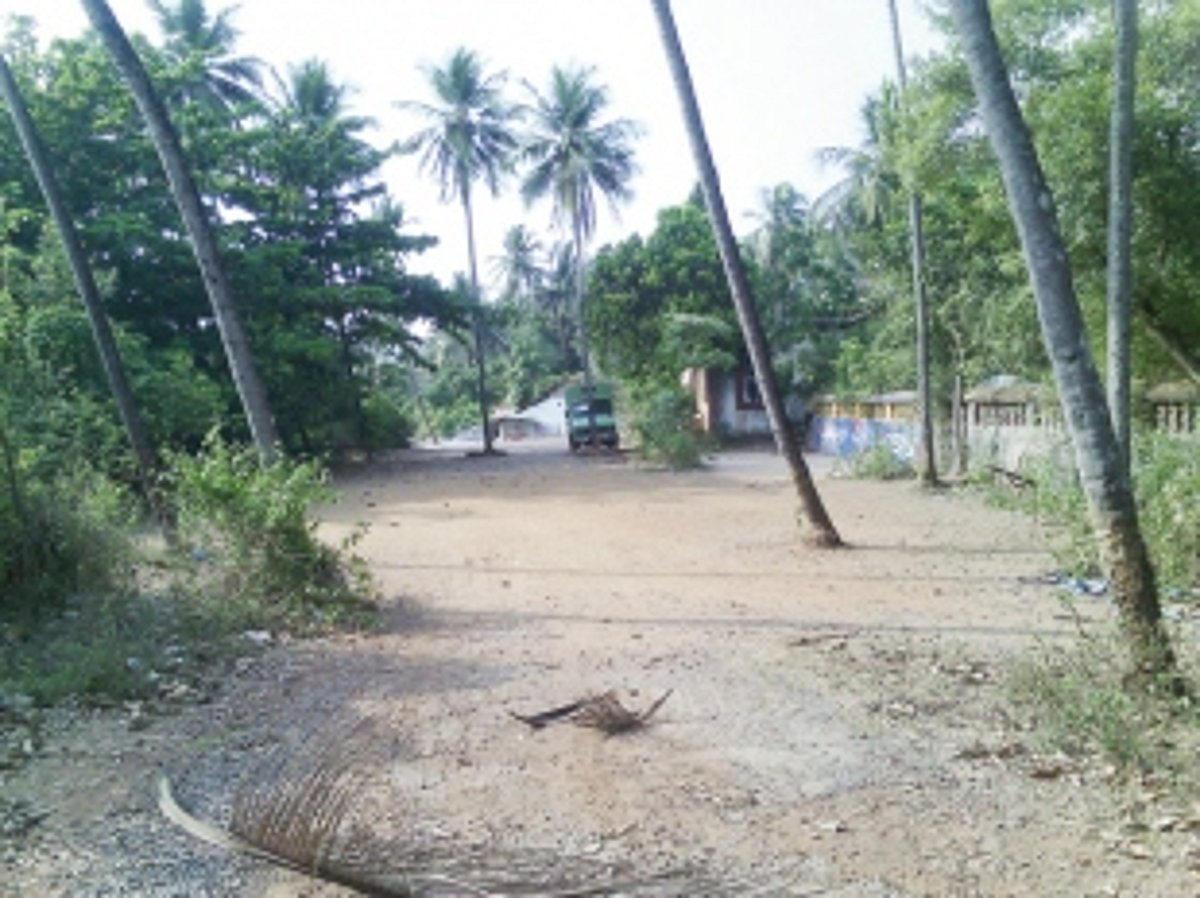 DESPITE AVAILABLE SPACE, TOURISTS FACE PARKING  PROBLEM AT KAVLEM