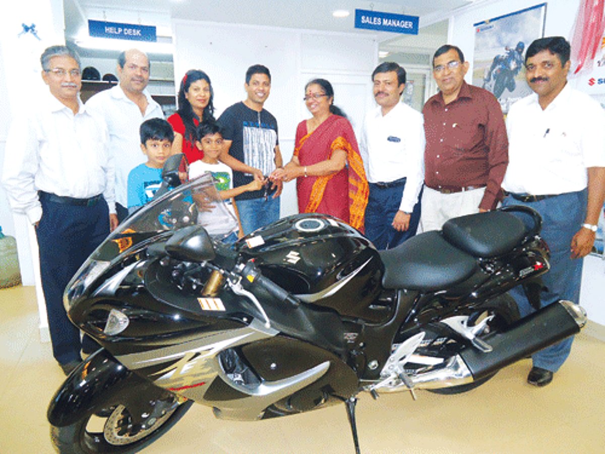 DGM ~ G K Maya handing over of keys of Suzuki Hayabusa to Domnic FX Dias