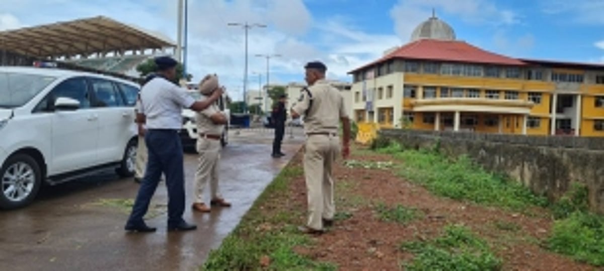 DGP issues directions to ensure smooth flow of traffic at Cujira school complex