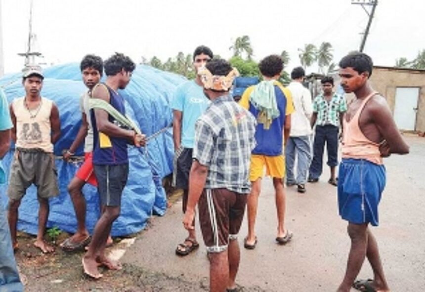 DM, POLICE AT LOGGERHEADS 1 DM, POLICE AT LOGGERHEADS