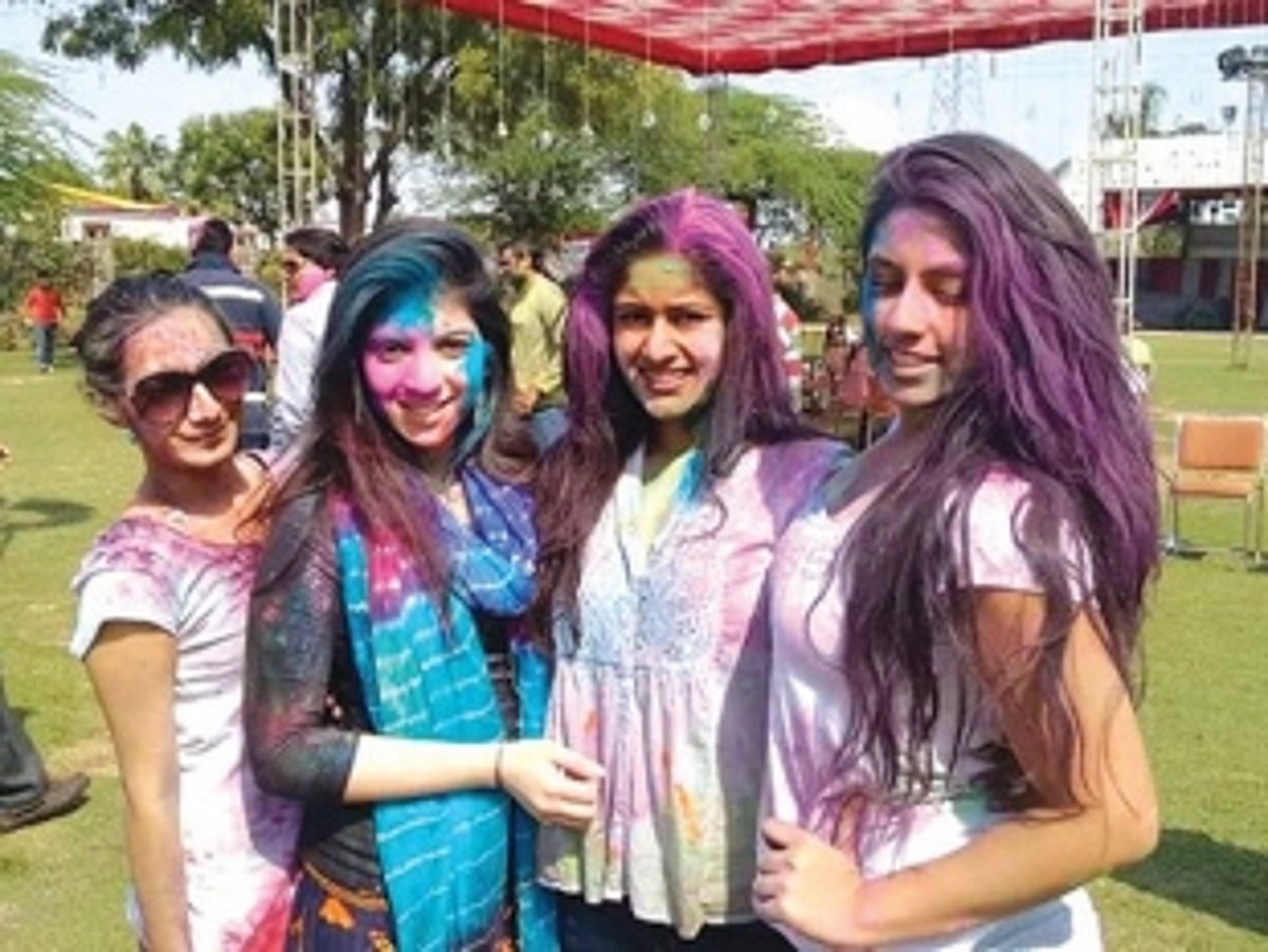 DOES YOUR SMART PHONE NEED TO PLAY HOLI TOO?