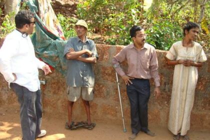 DRAG President Avelino D'sa (second right) and secretary Victor Fernandes (ectreme left) along with Bhima Naik and Raksha Naik.