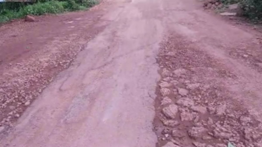 Damaged Roads in Parsem & Bhomwada, Tuem Need Repairs Before Ganesh Chaturthi 1 Damaged Roads in Parsem & Bhomwada, Tuem Need Repairs Before Ganesh Chaturthi