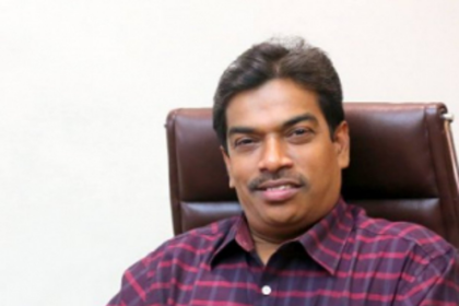 Damu advised not to  remove Ravindra Bhavan  staff