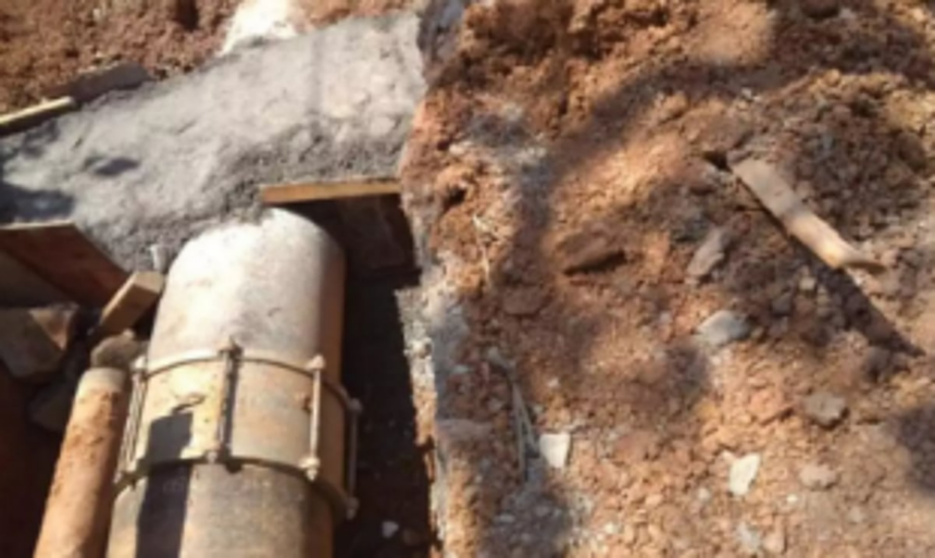 Dangafolli blocked water channel inspected 1 Dangafolli blocked water channel inspected