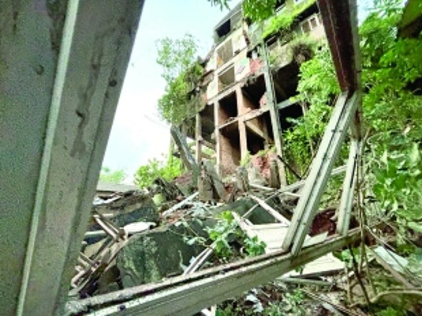 Danger averted: Vacant St Inez building collapses, no casualties 1 Danger averted: Vacant St Inez building collapses, no casualties