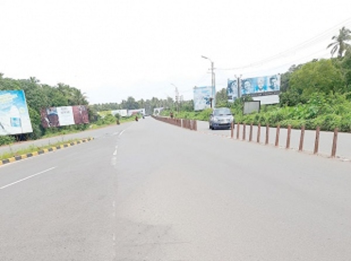Dangerous inter-section at Verna highway