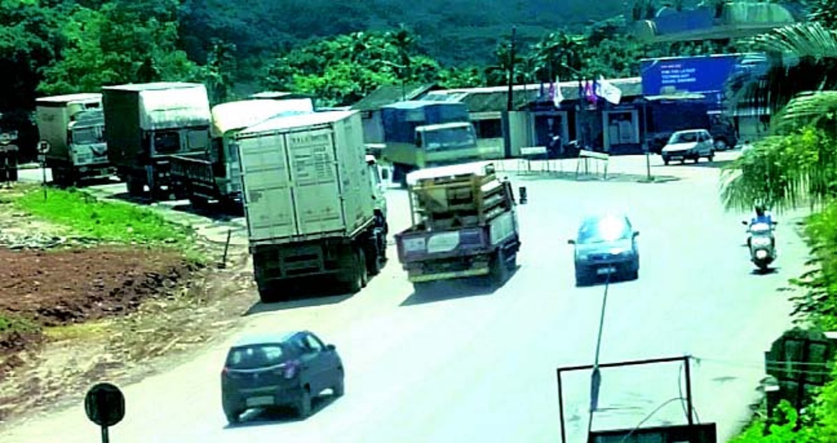 Dangerous parking of trucks at Amigos junction comes to haunt Curti locals