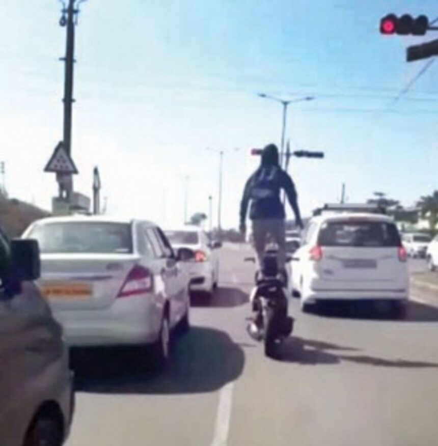 Daredevilry video goes viral; Cops on look out for offender 1 Daredevilry video goes viral; Cops on look out for offender