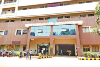 Data entry operators   at Ponda SDH withdraw strike