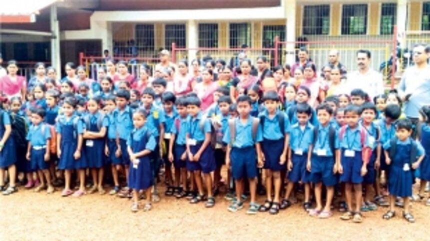 Davshirem primary students, parents protest shortage of teachers