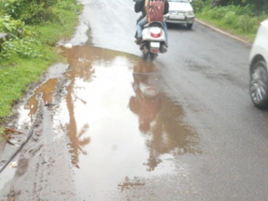 Deal with negligent driving at waterlogged roads 1 Deal with negligent driving at waterlogged roads