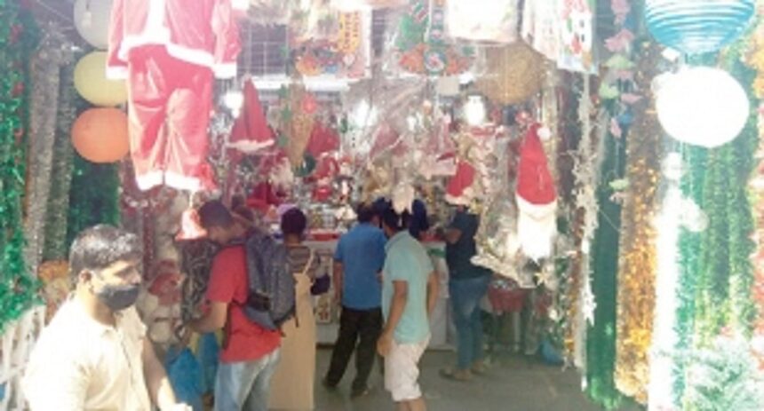 Dealers and shopkeepers have mixed reaction on Christmas sales