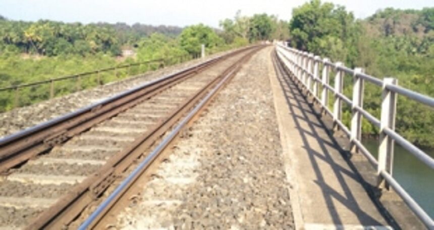 Death breathes life into access  at Galgibaga railway bridge