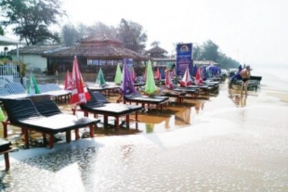 Debris of devastation, sullies peak season in Candolim