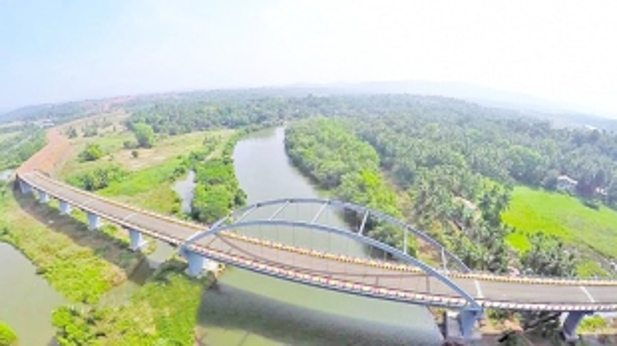 Debris of disgruntled voices over Madkaikar’s BJP induction