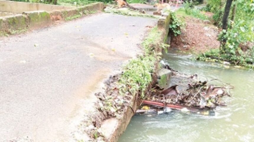 Decades-old Pandir bridge in dilapidated condition 1 Decades-old Pandir bridge in dilapidated condition