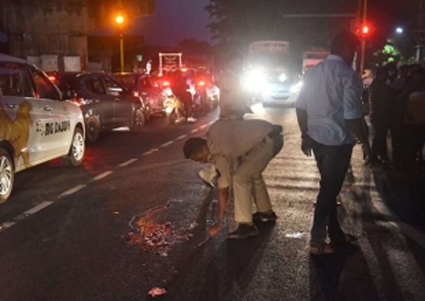 Deceased’s son says will not perform dad’s last rites till speed breakers are installed at Chimbel junction