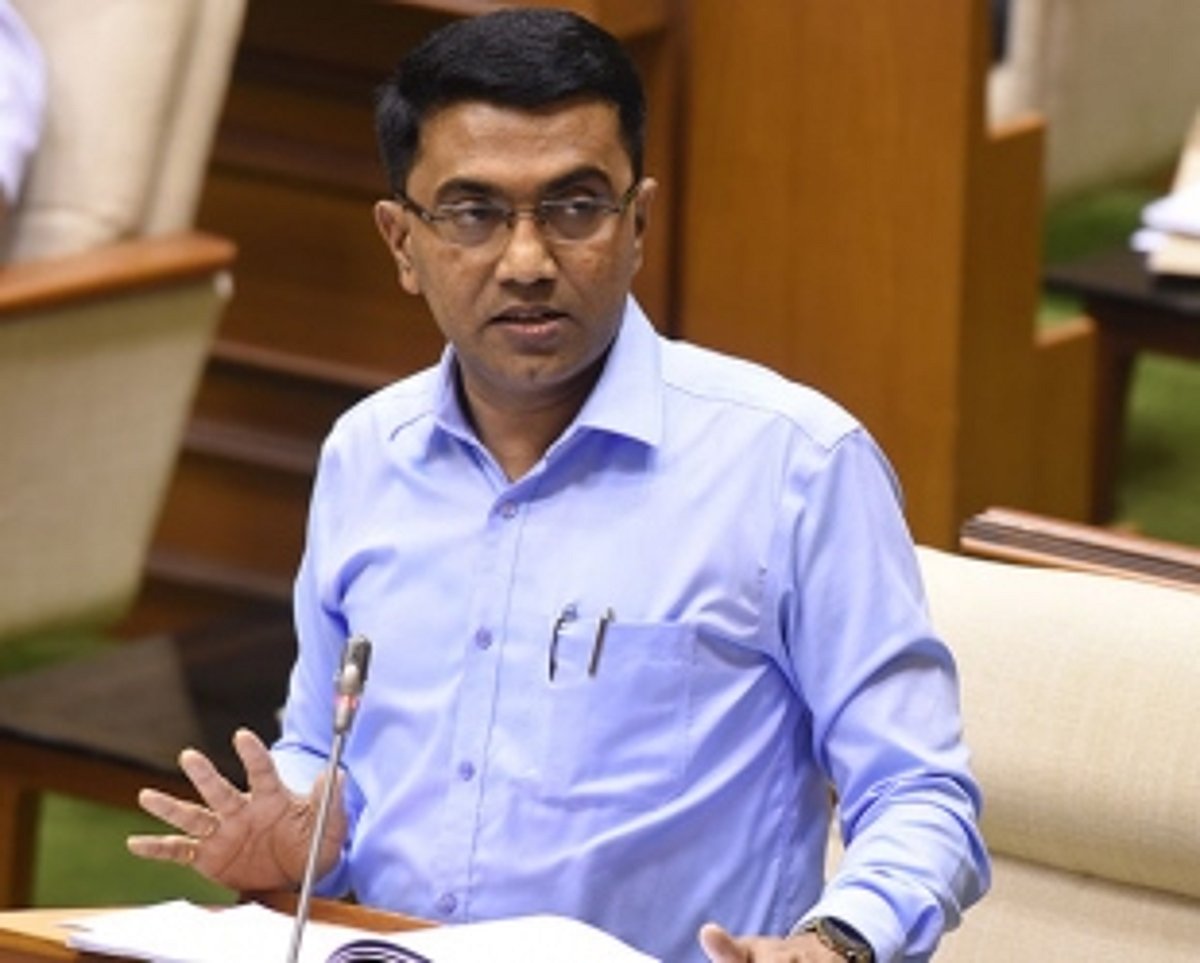 Decision on curfew after consulting expert committee: CM