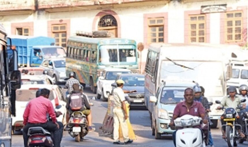 Decoding Mapusa's infamous chock-a-block traffic