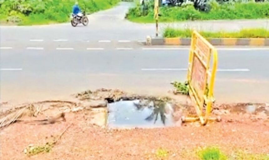 Deep chamber left open along Margao-Navelim NH