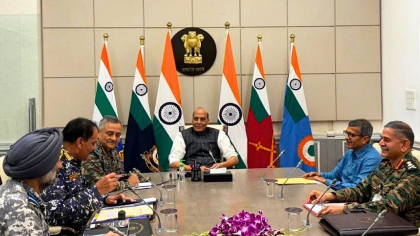 Defence Minister Rajnath Singh Reviews Western Border Security in High-Level Meeting 1 Defence Minister Rajnath Singh Reviews Western Border Security in High-Level Meeting