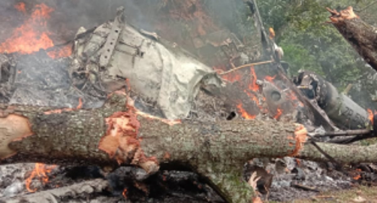 Defence aircraft crashes need probe