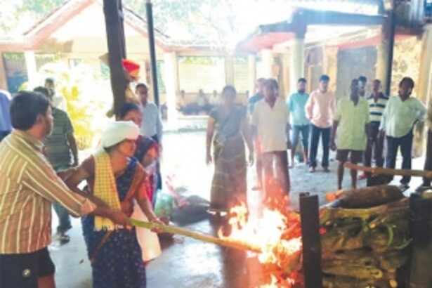 Defying patriarchal tradition, Ponda woman lights husband’s funeral pyre