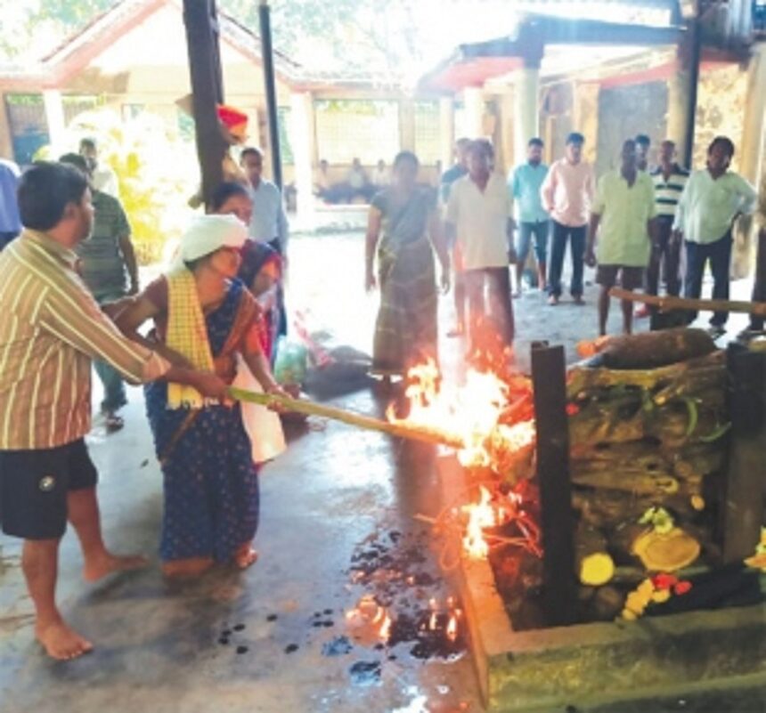 Defying patriarchal tradition, Ponda woman lights husband’s funeral pyre