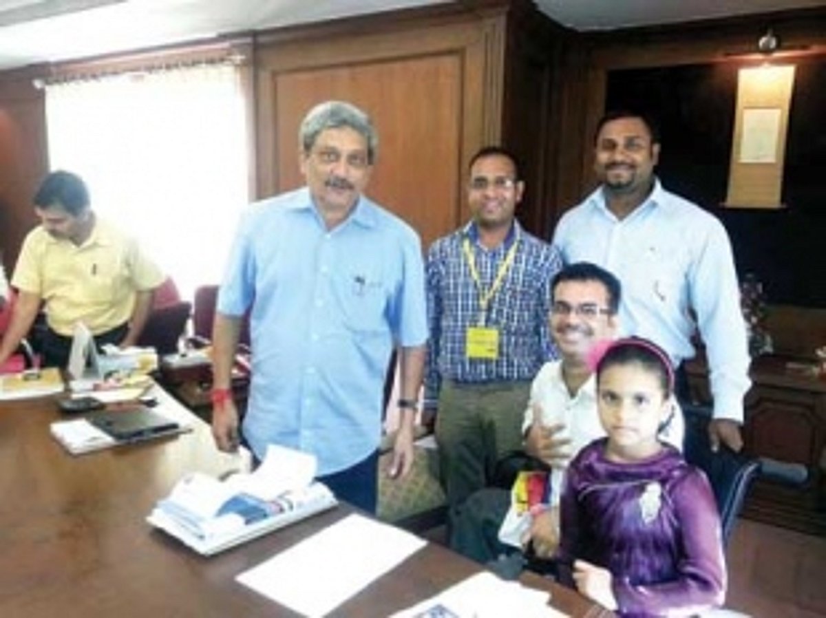 Delegation of Divar locals press for bridge
