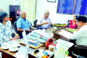 Delegation of senior citizens call on Director of Social Welfare; highlight issues