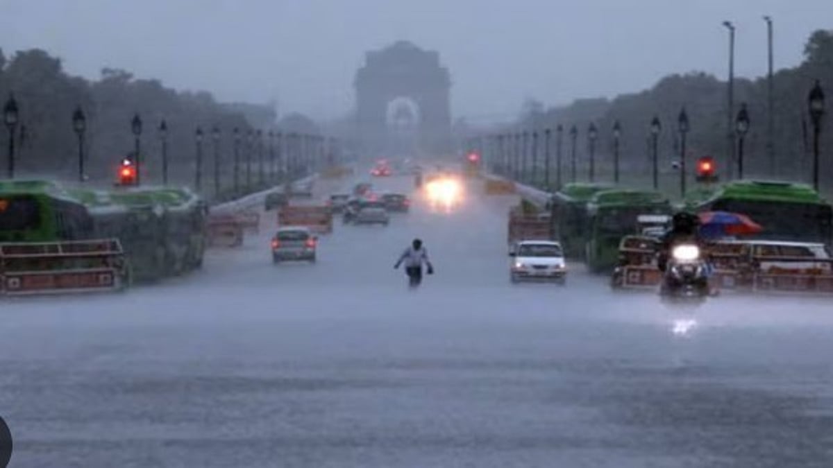 Delhi-NCR Lashed by Rain; IMD Issues Red Alert for More Showers and Thunderstorms