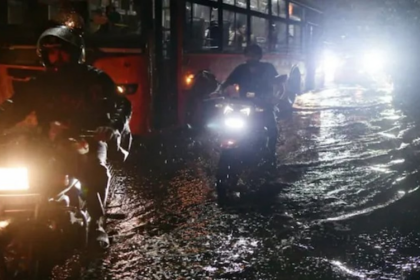 Delhi Rains Cause 3-Hour Traffic Jams, Waterlogging; IMD Issues Red Alert After Sudden Downpour