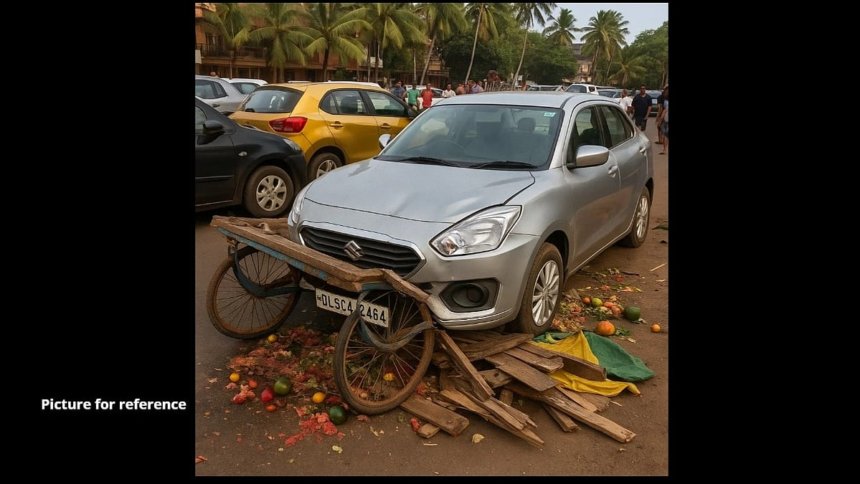 Delhi-Registered Car Crashes Into Hand Cart, Multiple Vehicles in Baga; No Injuries Reported 1 Delhi-Registered Car Crashes Into Hand Cart, Multiple Vehicles in Baga; No Injuries Reported
